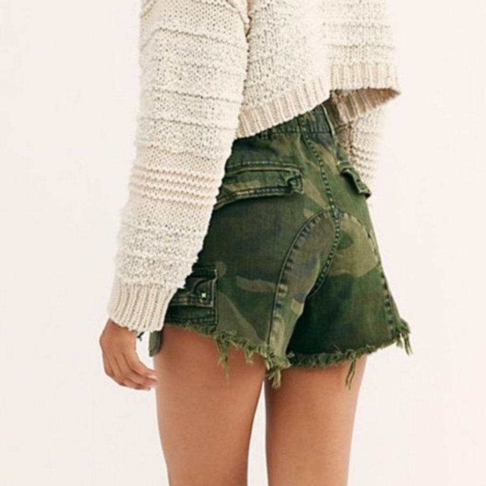 Free People Commander Cut Off Shorts.0,2,4,6,8 - Picture 6 of 9